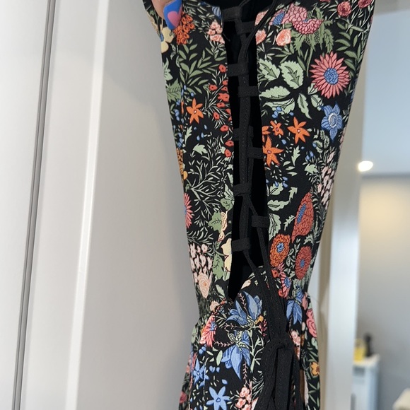 Top Shop Floral Dress. - Picture 2 of 2